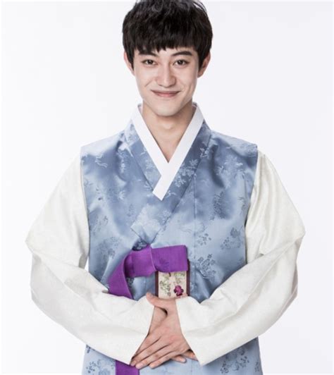 See more ideas about kwak dong yeon, dong, moonlight drawn by clouds. Kwak Dong Yeon Reveals His Chuseok Wish For "Moonlight ...