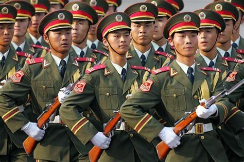 The second half is about dress uniforms. 5 Chinese Military Uniform Fails - Americas Military ...