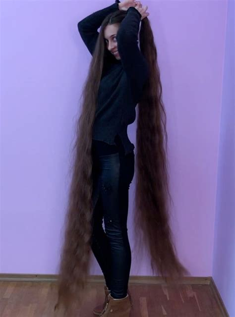 Video Floor Length Hair And Buns Realrapunzels Hair Lengths Beautiful Long Hair Long