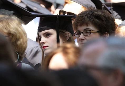 Blog De La Tele Fotos Emma Watson En Ceremonia De Graduación