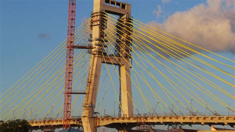 Mangkrak 12 Tahun Jembatan Soekarno Akhirnya Tersambung