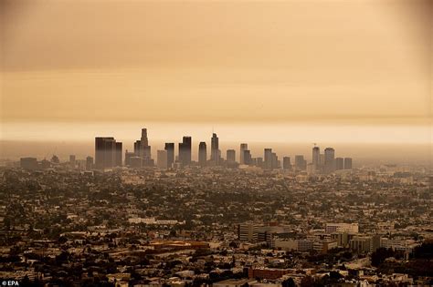 Los Angeles Suffers Worst Smog In 26 Years As Wildfires Continue To