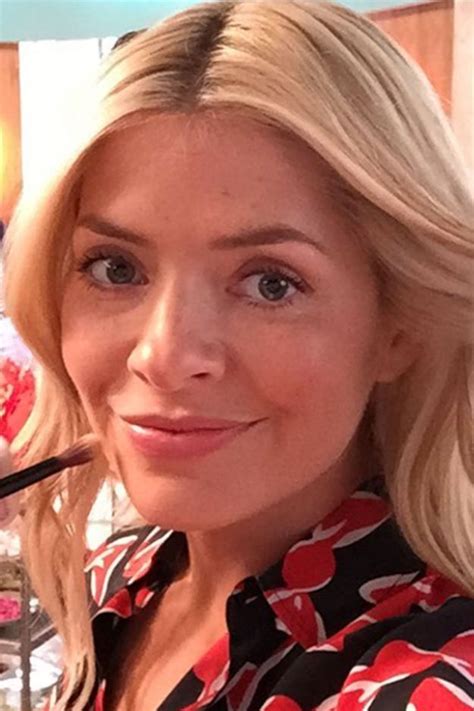Holly Willoughby Makeup This Morning Host Reveals £25 Secret Ok Magazine
