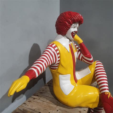 Life Size Ronald Mcdonald Mcdonalds Seated Statue Tramps Uk