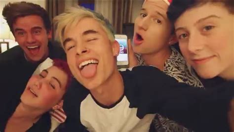 Just Like Taking A Selfie With Your Best Friends O2l Complete