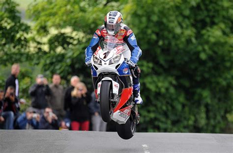 Le Tourist Trophy De Lîle De Man La Course De Toutes Les Passions Crank