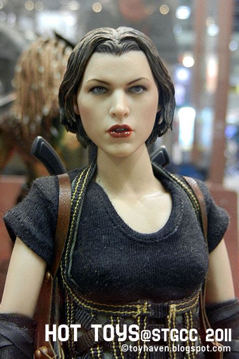 toyhaven seen stgcc 2011 hot toys 1 6 figures and more