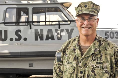 Us Coast Guardsman Steps Up To The Challenge Commands Us Navy Unit