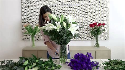 Put vinegar in the vase, add a tablespoon of salt, stir and let it sit for about an hour. How to arrange beautiful flower in Vase - YouTube