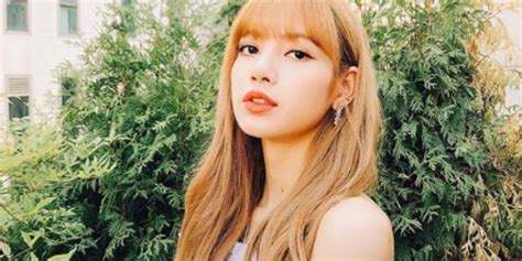 Black Pinks Lisa Becomes The Fastest K Pop Idol To Hit 10 Million