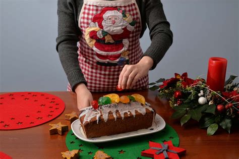 Then, open the oven and cut the center of the cake, make it a thick line. Christmas Loaf Cake | Memories of the Pacific