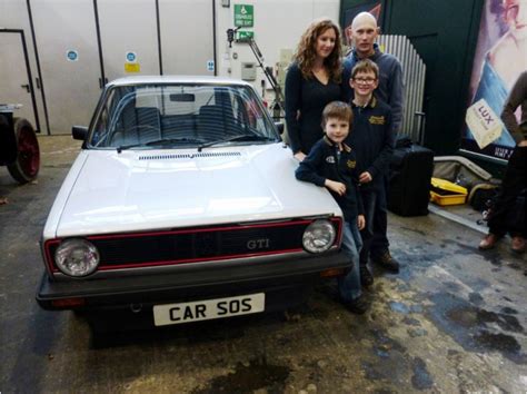 Take one cherished car that has seen better days, add an owner in need of a helping hand. Car SOS (Saison 3) restaure l'ultime survivante des 4 Austin-Healey Sprite Sebring de 1962 - EN ...