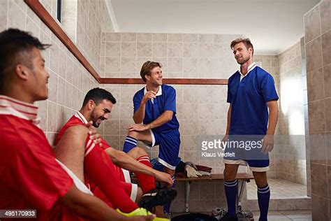 Football Player Locker Room Photos And Premium High Res Pictures Getty Images
