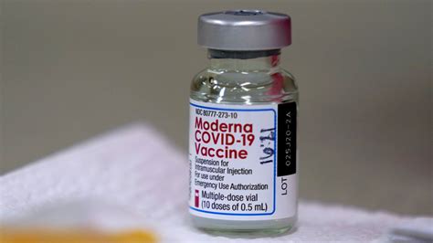 Sau quá trình hoàn thiện số mũi tiêm, bạn sẽ được cấp một mã qr code chứng nhận tiêm vaccine. Muốn tăng tốc độ tiêm chủng, Mỹ tính giảm nửa liều lượng ...