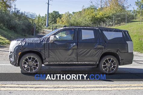 New Spy Photos Show Chevys Upcoming 2020 Tahoe Rst Gm Authority
