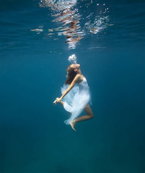 Amazing Underwater Photography By Elena Kalis