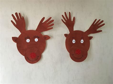 Décoration rennes de Noël avec des assiettes en carton