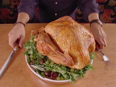 How To Truss A Turkey Healthy Thanksgiving Recipes Food Network Recipes Turkey Recipes