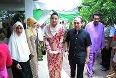 Hh pengiran anak tengku afeefah musyafa'ah bolkiah puteri. KELAB GREENBOC: Tengku Fakhry dan Manohara Di Majlis Husam