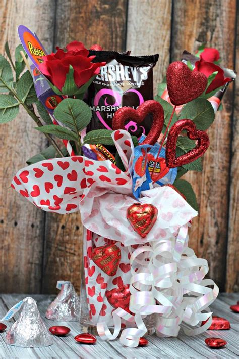 Romantic homemade gift ideas for boyfriend. 25 DIY Valentine's Gifts For Friends To Try This Season ...