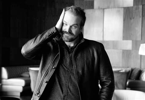 He gained recognition for his portrayal of jim hopper in the netflix science fiction drama series stranger things ,2 for which he earned a critics' choice. David-Harbour - Revista Pantallas