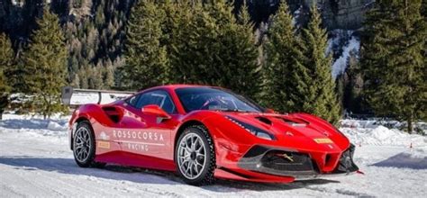 Ferrari 488 Challenge Evo In Drift Su Una Pista Di Ghiaccio Video