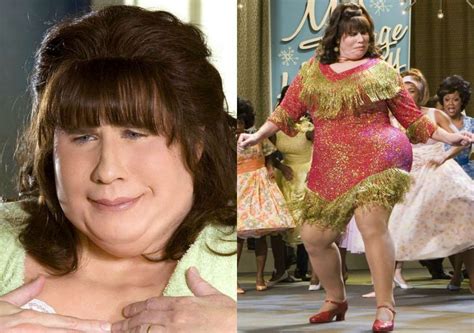 Hairspray looks like it's sending up the straight, heterosexual world, but it also resembles a big, brightly coloured closet which declines to reveal its. Quem? John Travolta como Edna TurnbladOnde? Hairspray - Em Busca da FamaPara viver Edna, mãe de ...