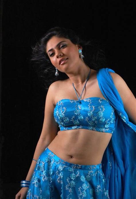Latest Movies Gallery Tamil Actress Hot Navel Show Stills