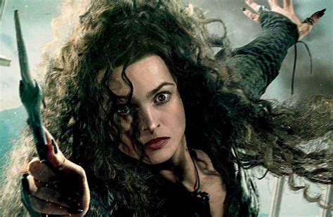 belatrix lestrange é uma relação de amor e ódio ela é uma das bruxas mais macabras que existe
