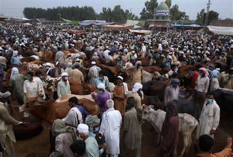 Pakistan Coronavirus Officials Fear Eid Al Adha Celebrations Could