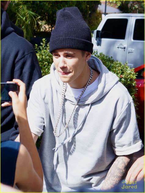 justin bieber was caught lookin fly while shopping photo 674313 photo gallery just jared jr