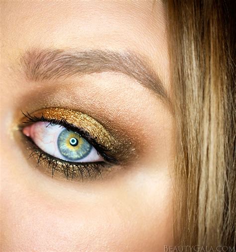 Learn makeup tips and tricks from our beauty experts at covergirl. Golden Smoky Eye using Covergirl "Go For The Golds" Eyeshadow Quad