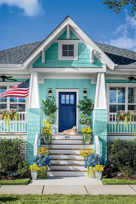 10 Secrets Of Curb Appeal Spray Away Grime Beach Cottage Exterior