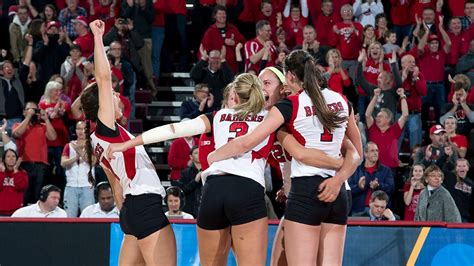 Wisconsin Volleyball Vs Cal Badgers Advance To Sweet 16 Youtube