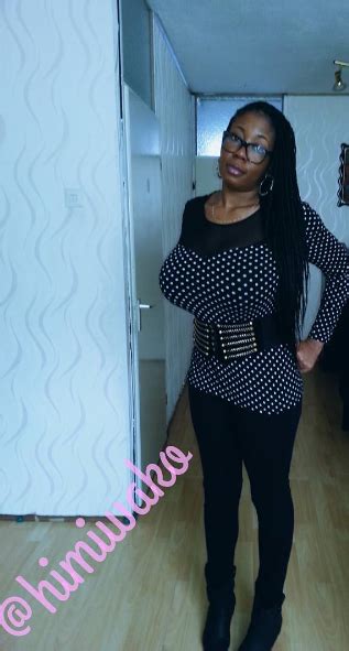 Omg See Lady Whose Breast Grew To A Size 38t Within 3 Years Photo