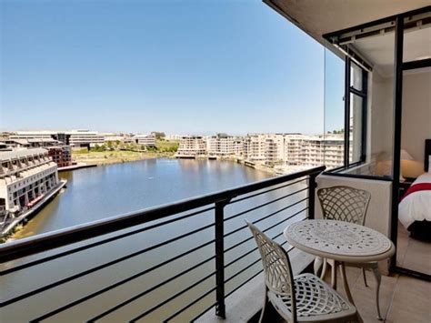 3 bedroom apartment / flat to rent in sea point. Serviced Apartments, Cape Town, South Africa