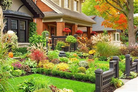 Why Fall Is The Best Time Of The Year To Landscape Your Yard
