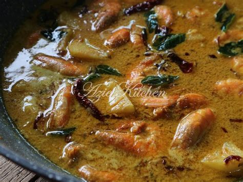 Kesibukan yang melanda seminggu dua ni memang agak membataskan.insyaallah malam ni nani akan cuba juga melawat blog kawan2 yang lain ye. Gulai Udang Nenas Tumis Darat - Azie Kitchen