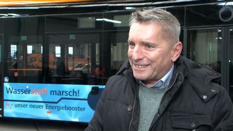 Bergabe Der Weltweit Ersten H Ecitaro Wasserstoffbusse In Heidelberg