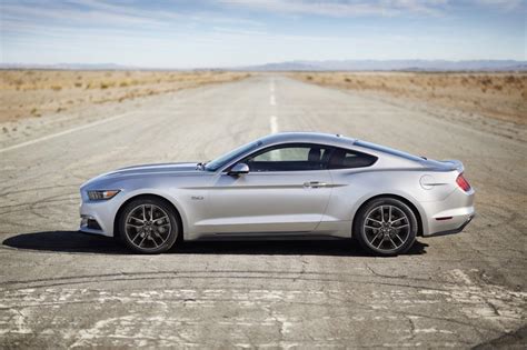 2015 Ford Mustang Gets Performance Of A Boss 302 With Comfort Of A Fusion