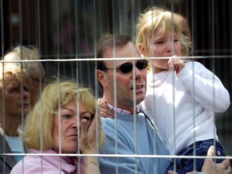 He died on may 6, 2002 in hilversum. Zo rouwde Nederland om Fortuyn - NRC