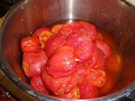 homemade spaghetti sauce recipe  fresh  canned tomatoes delishably
