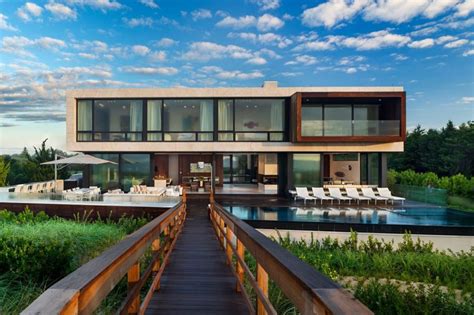 Stunning New York Residence Showcases Unobstructed Views Of The Atlantic
