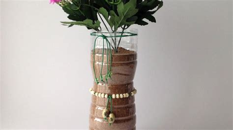 Make A Silk Flower Vase From A Plastic Bottle Diy Home