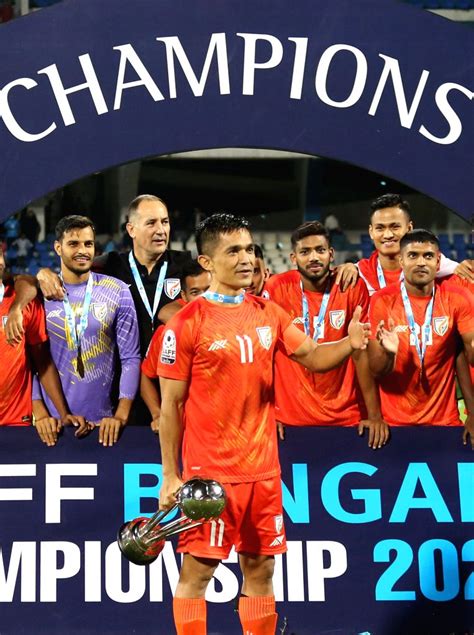 indian football team captain sunil chhetri celebrate after winning the saff championship 2023