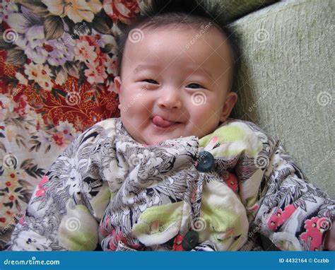 De Baby Van China Stock Foto Image Of Liefdevol Kind 4432164