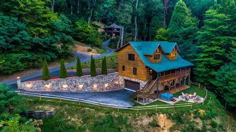 The Cozy Bear Cabin Maggie Valley Mountain View Cabins For Rent In