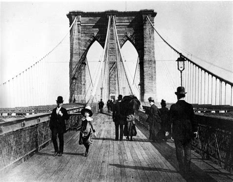 35 Historical Photos Of The Brooklyn Bridge For Its 135th Birthday