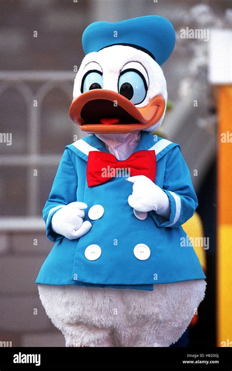 Donald Duck Magic Kingdom Orlando 01 April 2002 Stock Photo Alamy