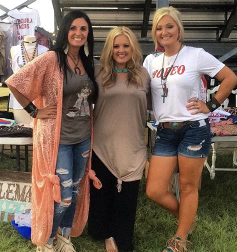 Plus Size Country Concert Outfit Ideas This Important Log Book Photo